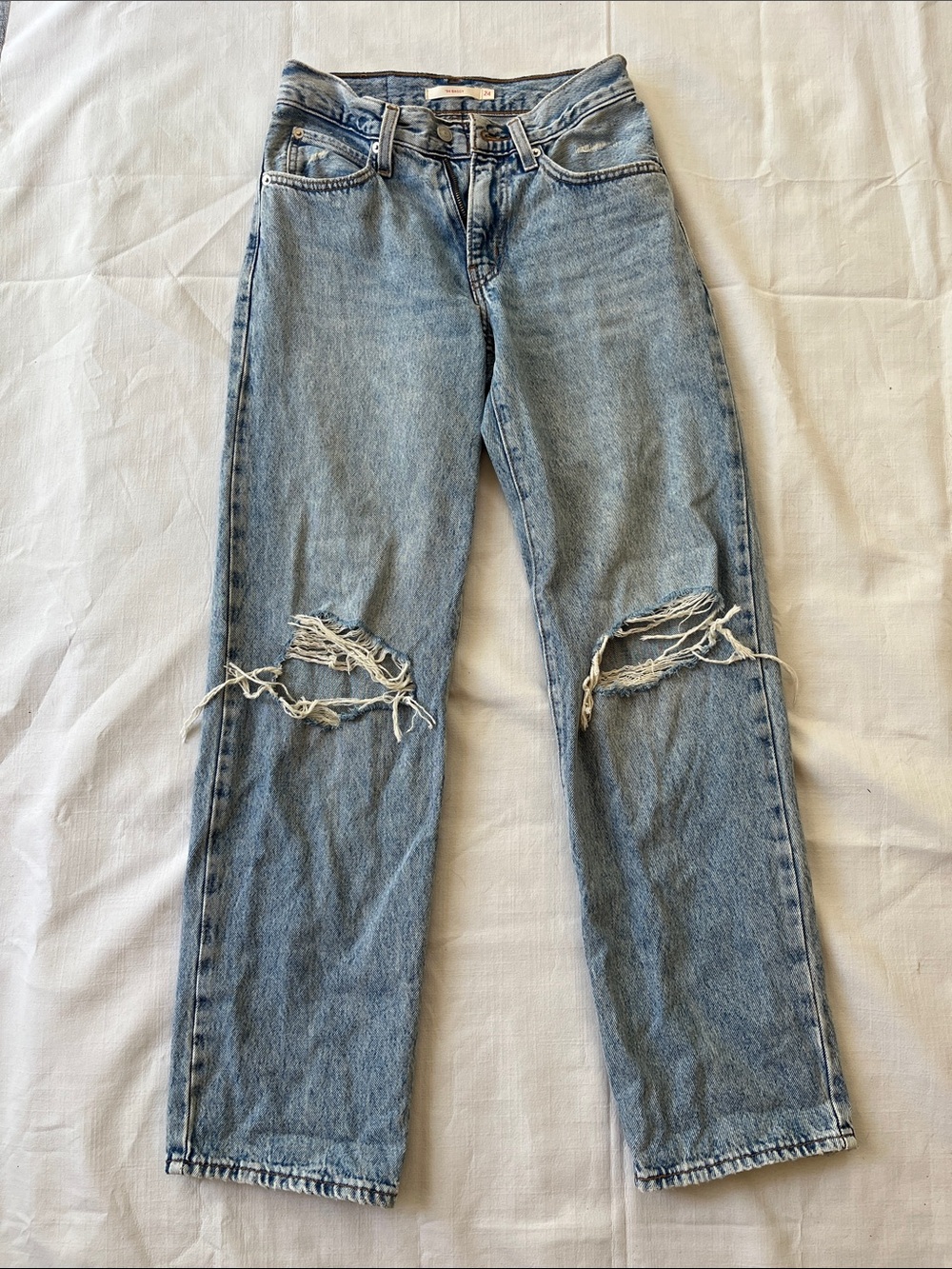 Levi’s Light Blue Distressed Mid-Rise Baggy Jeans
